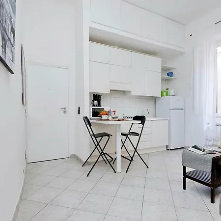 Apartment Lungaretta4 *