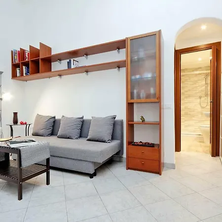 Lungaretta4 * Rome