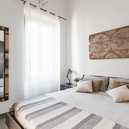 House Borgo Pio 195 * Rome