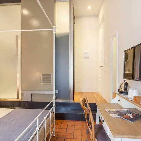 5 For 7 People Near Coloseum Guest house 2*