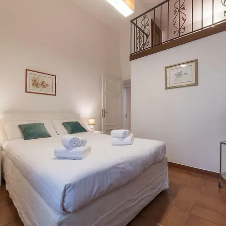 Vatican Luxury Terrace Apartament