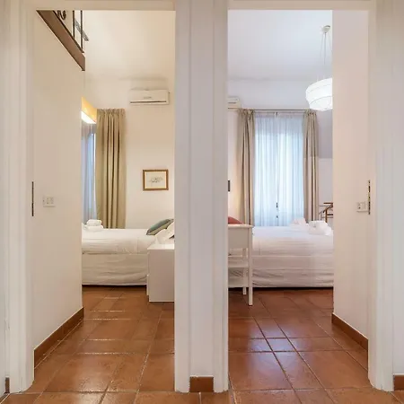 Vatican Luxury Terrace Apartament