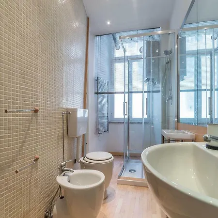 San Giovanni & Colosseo Roomy Flat Apartment Rom