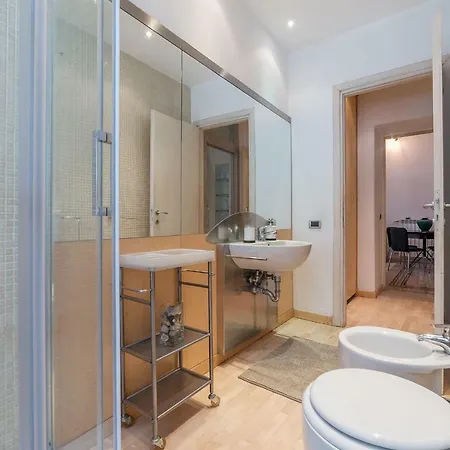 San Giovanni & Colosseo Roomy Flat Apartment Rom