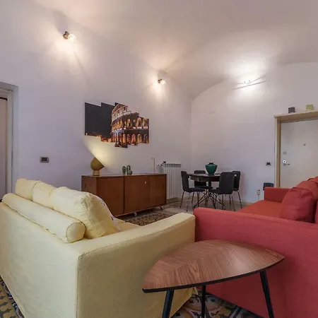 San Giovanni & Colosseo Roomy Flat