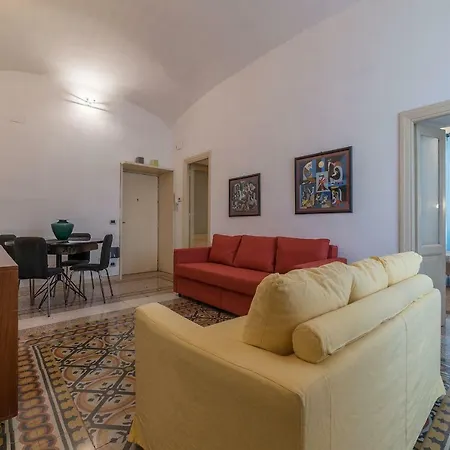 Apartment San Giovanni & Colosseo Roomy Flat Rom