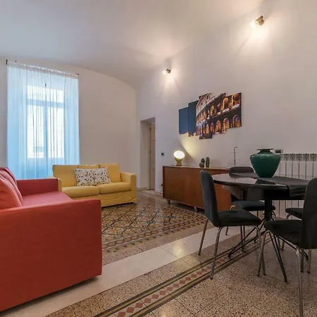 San Giovanni & Colosseo Roomy Flat Apartment