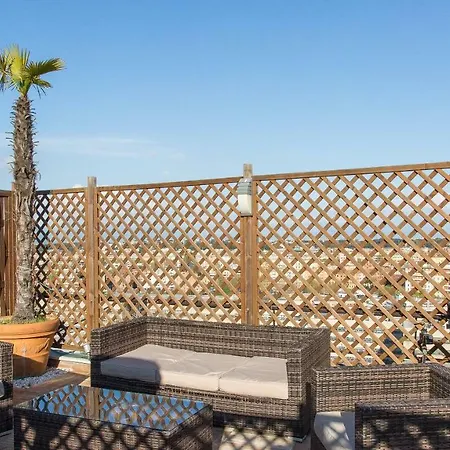 In Panorama Penthouse Apartment *