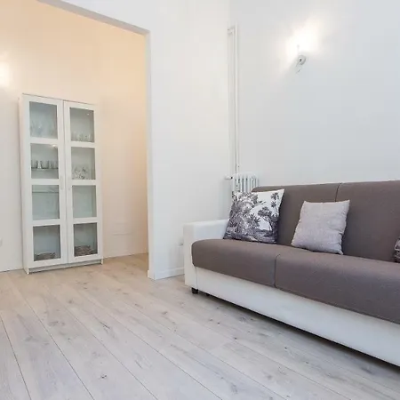 Apartment In Turati *
