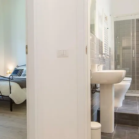 Apartment In Turati Rome