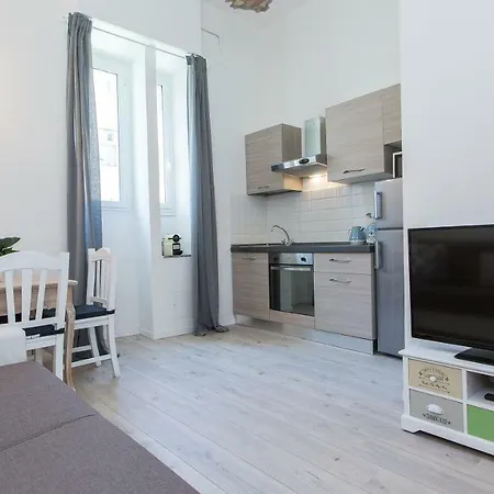 Apartment In Turati *