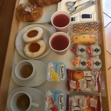 La Casa Di Maurizio Bed & Breakfast 3*