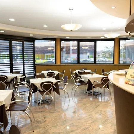 Ih La Mela Hotel 4*