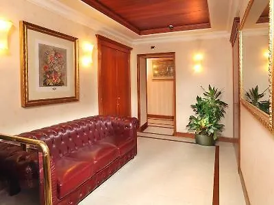 瑟瑞纳酒店 酒店