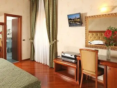 מלון Serena Srl 3*