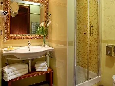 Serena Roma