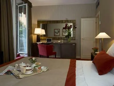 Hotel Dei Borgognoni Roma