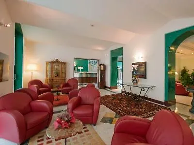 מלון Ateneo Garden Palace 4*