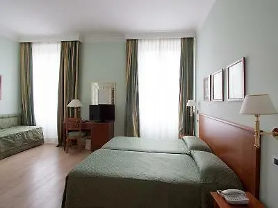 מלון Ateneo Garden Palace