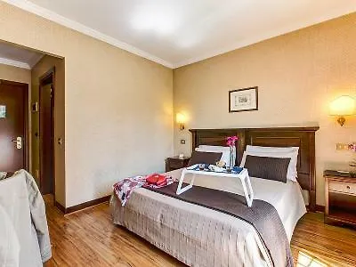 Appia Park מלון 4*