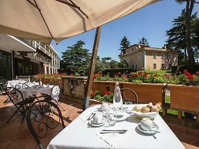מלון Appia Park 4*