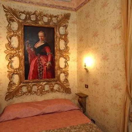 Bed & Breakfast Antica Dimora Dell'orso 2*