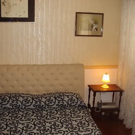 La Vie Est Belle Apartment