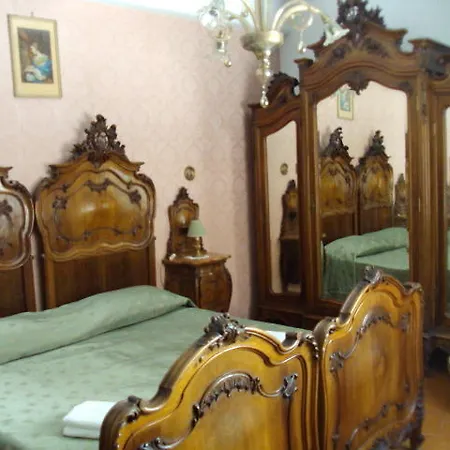 La Vie Est Belle Apartment Rome
