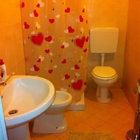La Vie Est Belle Apartment
