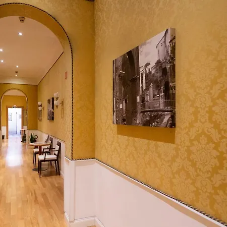 Ih Piazza Di Spagna View - Luxury 3* Rome
