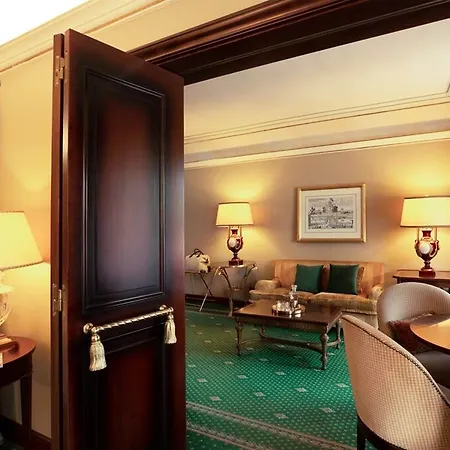 River Chateau Hotel 4*