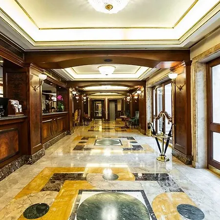 River Chateau Hotel
