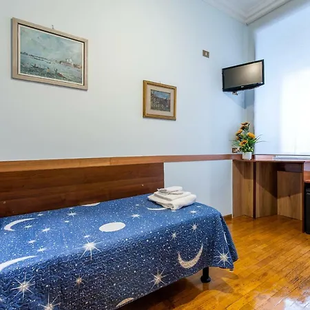 Alessandro A San Pietro Bed Rom