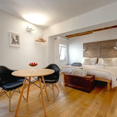 Casa Modelli 2*