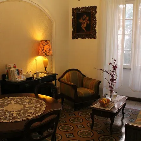 Agnes Bed & Breakfast *