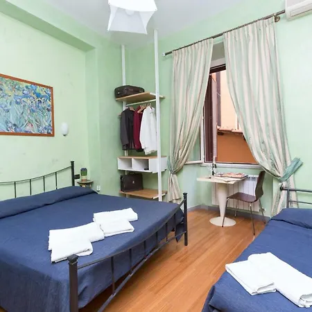 Bed & Breakfast Domusamor Colosseo 2*
