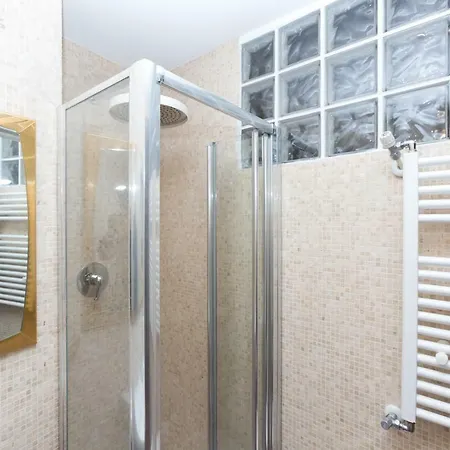 Bed & Breakfast Domusamor Colosseo 2*