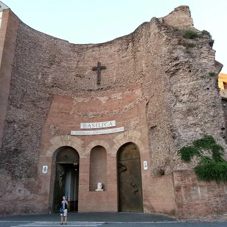 Via Curtatone 12 Stazione Termini *