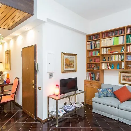 In Borgo Angelico Terrace Apartment *