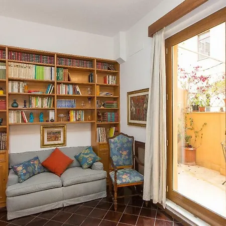 In Borgo Angelico Terrace Apartment *