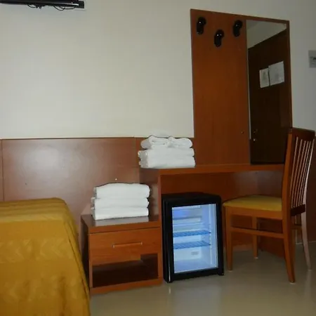 Everest Hotel 2*