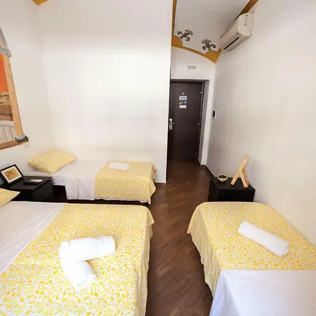 Pensión Romangelo Termini 3*