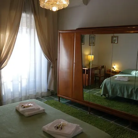 Downtown Deluxe Bed & Breakfast *