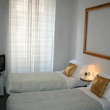 Golden Piazza Di Spagna Affittacamere 3*