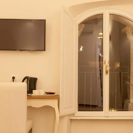 Donna Margherita Suite&rooms 3*