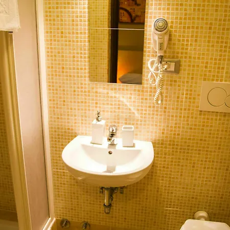 Gasthof Mosaic Central Guest House