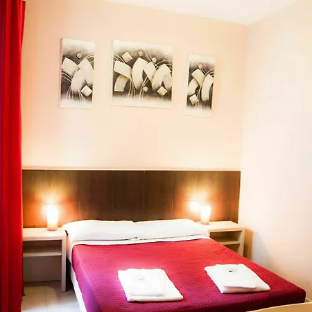 Mosaic Central Guest House 3*