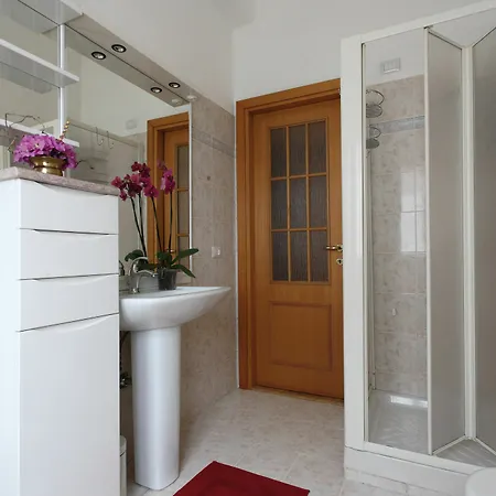Miriam Guest house