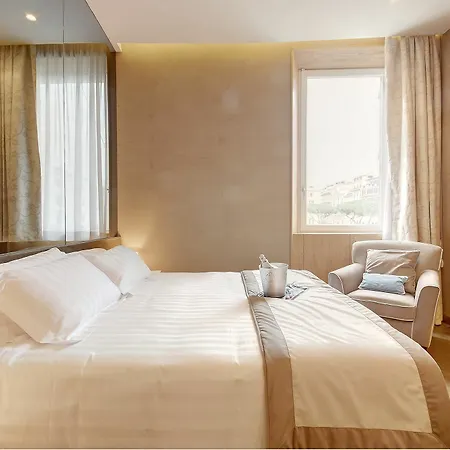 Sun Luxury Pantheon Rome