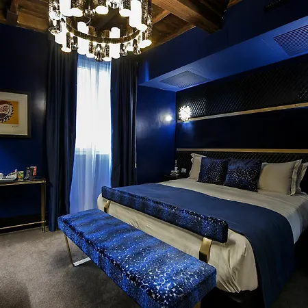 בית הארחה Torre Argentina Relais - Residenze Di Charme 3*